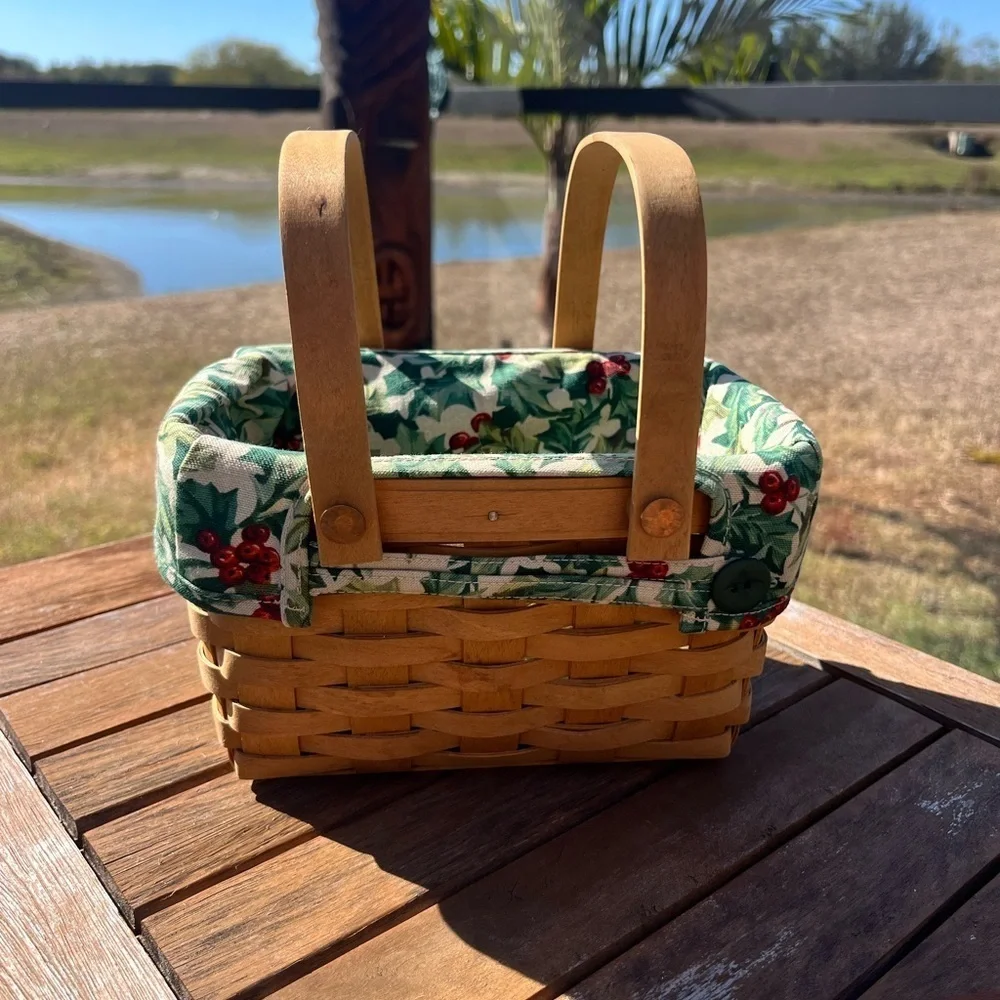 Longaberger Basket Small Gathering 2013 With Holly Liner Holiday